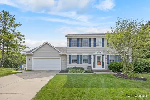 5310 Vista Royale Ct NE, Rockford, MI 49341