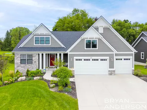 361 Hawkchase Ct, Grand Rapids, MI 49525