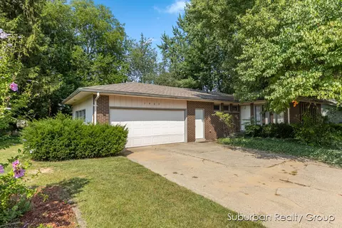 7963 Engelhurst Dr, Jenison, MI 49428