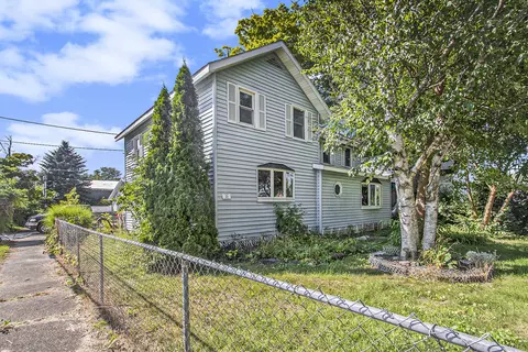 25 S Courtland St, Hart, MI 49420