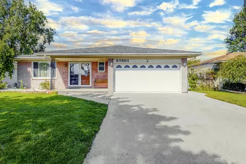 37501 Hacker Dr, Sterling Heights, MI 48310