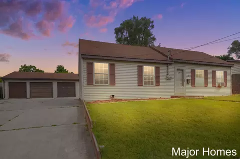 789 Bungalow St SW, Wyoming, MI 49509