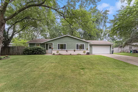 5274 Driftwood Ave, Kalamazoo, MI 49009