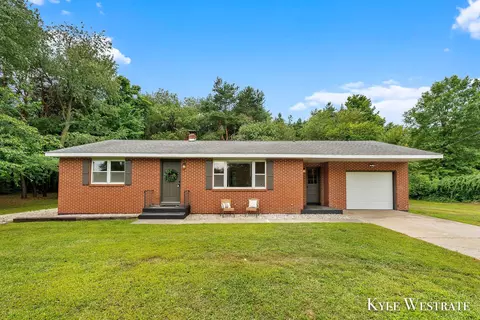 8389 88th Ave, Zeeland, MI 49464