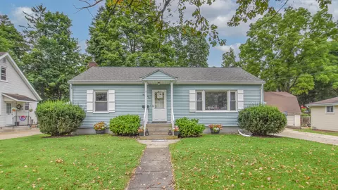325 N Liberty St, Marshall, MI 49068