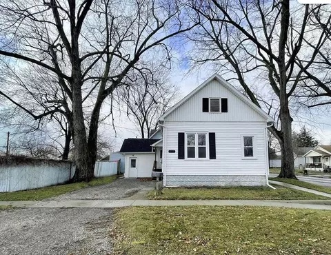 827 Elk St, Port Huron, MI 48060