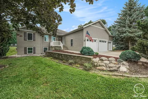 1624 72nd St SW, Byron Center, MI 49315