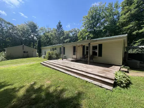 6301 E Valley Ave, White Cloud, MI 49349