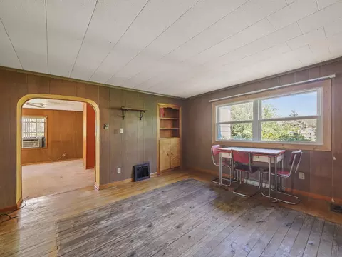 705 Davis St, Manistee, MI 49660 photo 17