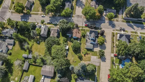 705 Davis St, Manistee, MI 49660 photo 27