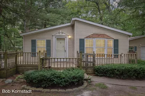 1762 Allen Rd, Allegan, MI 49010
