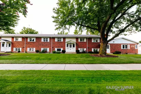 689 Andover St SE, Grand Rapids, MI 49548