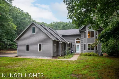 17895 Hidden Acres Ln, Grand Haven, MI 49417