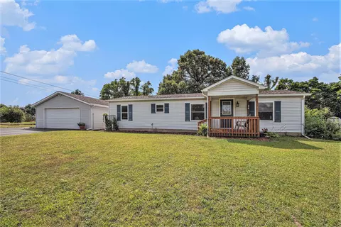 3144 Fair Oak St, Benton Harbor, MI 49022