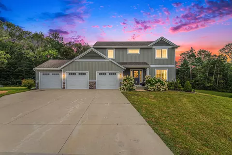 3109 Sugar Creek Dr, Middleville, MI 49333