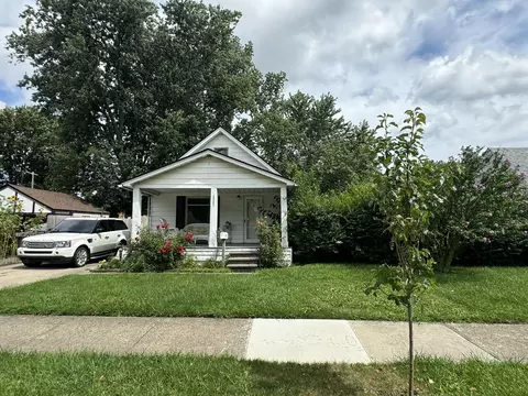 29910 Maplegrove St, Saint Clair Shores, MI 48082