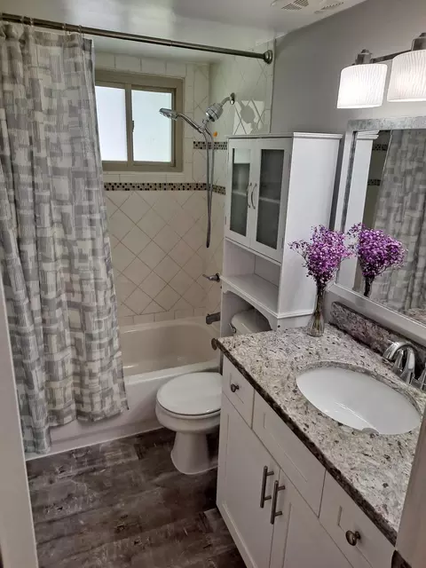 2012 Hoeft Dr, Commerce Twp, MI 48390 photo 11