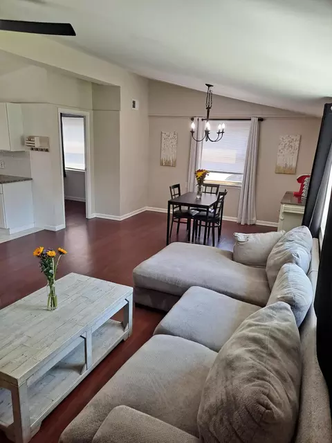 2012 Hoeft Dr, Commerce Twp, MI 48390 photo 7