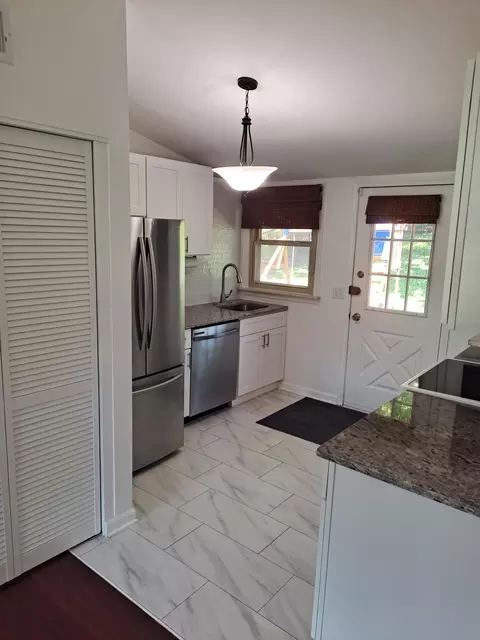 2012 Hoeft Dr, Commerce Twp, MI 48390 photo 8