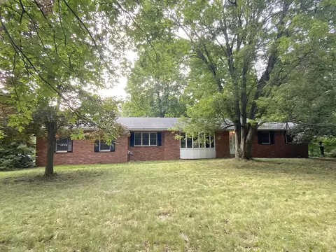 2742 Blackman Rd, Jackson, MI 49201
