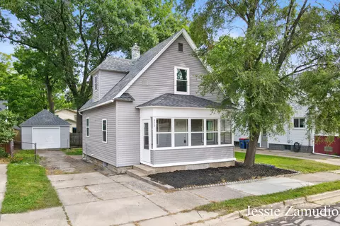 929 Lyon St NE, Grand Rapids, MI 49503