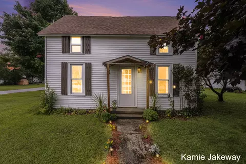 801 N Hemlock St, Evart, MI 49631