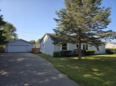 20661 Okemos Rd, Big Rapids, MI 49307