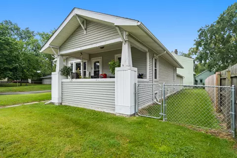207 E Mcdevitt Ave, Jackson, MI 49203 photo 3