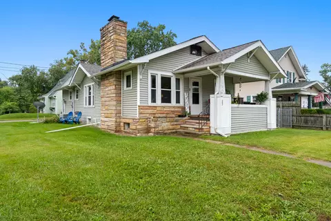 207 E Mcdevitt Ave, Jackson, MI 49203