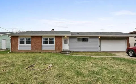 1756 Mapleview St SE, Kentwood, MI 49508