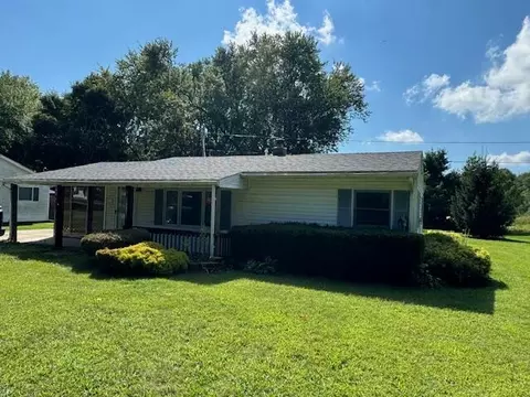 6018 Oakpoint Rd, Jackson, MI 49201