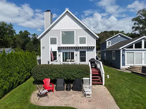 94092 South Ct, Dowagiac, MI 49047