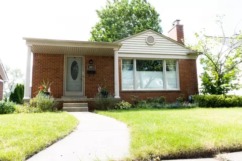 1325 Cambridge Rd, Berkley, MI 48072