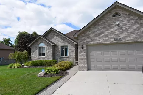 46847 Putnam Ct, Chesterfield, MI 48047