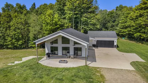 1025 126th Ave, Shelbyville, MI 49344