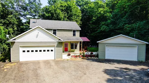 2267 23rd St, Hopkins, MI 49328
