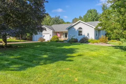 22162 Wynsmythe Dr, Mattawan, MI 49071