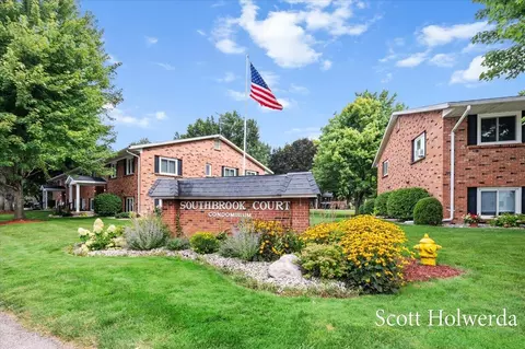 5250 Southbrook Ct #65, Hudsonville, MI 49426