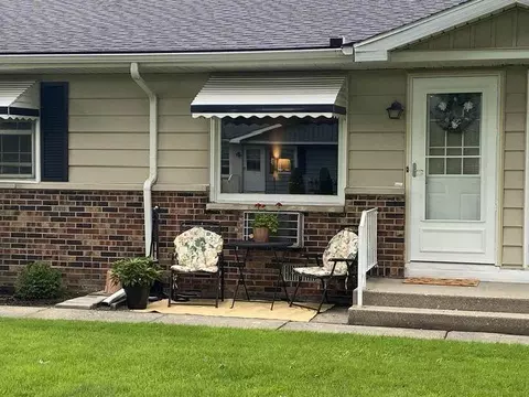 690 Andover St SE, Grand Rapids, MI 49548