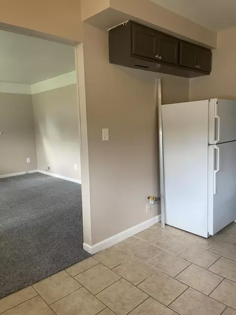 8090 Robert St, Taylor, MI 48180 photo 4