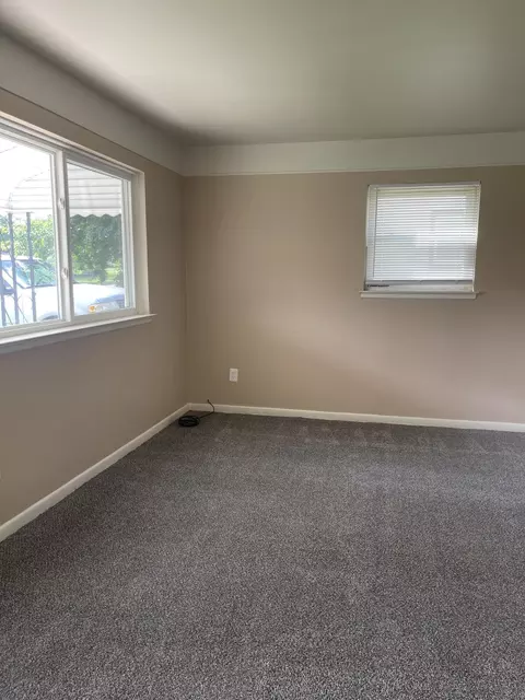 8090 Robert St, Taylor, MI 48180 photo 2