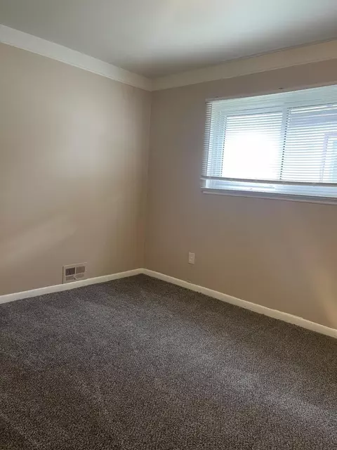 8090 Robert St, Taylor, MI 48180 photo 5