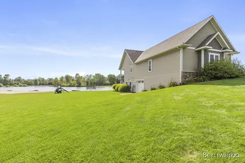 1866 Sunset Dr, Dorr, MI 49323 photo 37