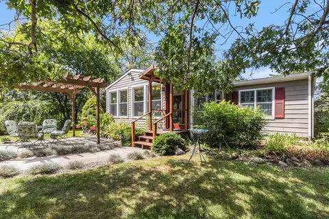 1034 Liebeck Rd, Chelsea, MI 48118