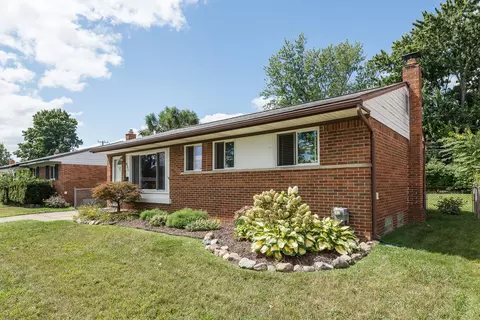 638 Darwin St, Westland, MI 48186