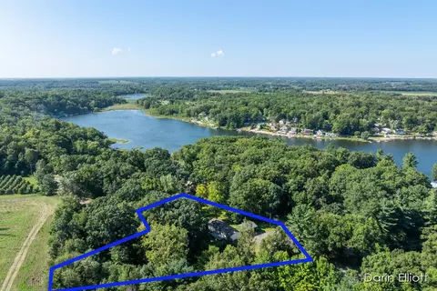 7450 Pineridge Dr NE, Belding, MI 48809