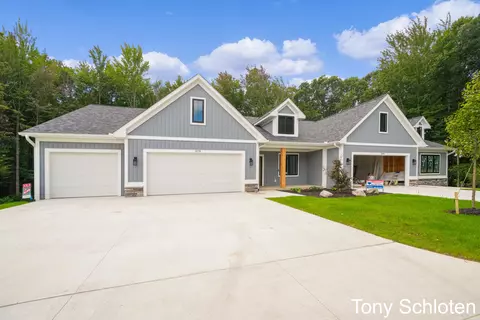 5178 Blendon Woods Ct #10, Hudsonville, MI 49426