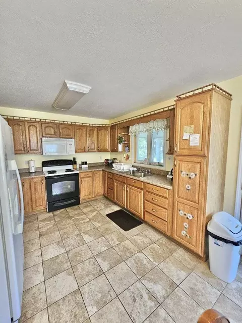 6590 E Berrien St, Eau Claire, MI 49111 photo 10