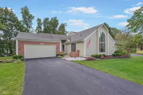 2292 S Thrush Ct SE, Grand Rapids, MI 49546