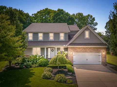 8207 Bridgeway Dr, Dexter, MI 48130